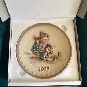 1975 Hummel Annual Plate No. 268